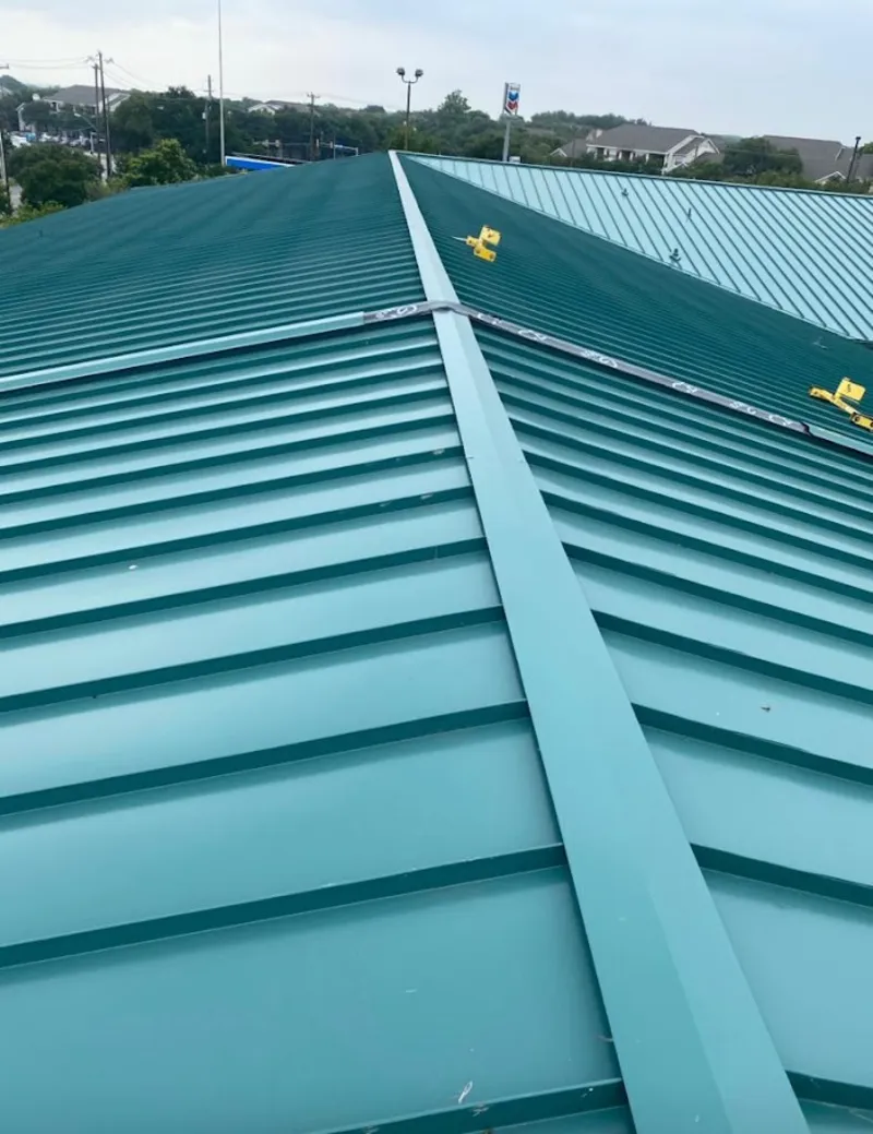 Green commercial metal roof ridge and valley for Metal Roof Repair in Mena